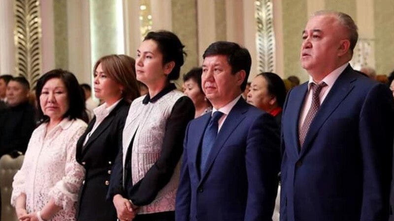 Өмүрбек Текебаев партиянын жыйынында өкмөттү сындады