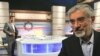 میرحسین موسوی و محمود احمدی‌نژاد در پایان مناظره تلویزیونی زنده پیش از انتخابات ریاست جمهوری