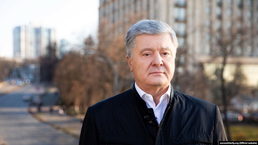 За словами експрезидента, зараз він перебуває у Варшаві