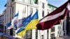 Латвия начала передавать Украине конфискованные автомобили
