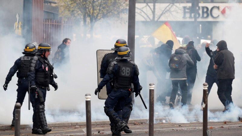 Во Франции в годовщину начала движения «желтых жилетов» прошли акции протеста