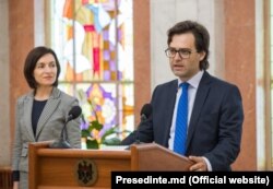 Prim-ministrul Maia Sandu și ministrul de Externe, Nicu Popescu