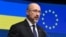 Денис Шмигаль повідомив, що нагородив британського колегу відзнакою Міністерства оборони України «Хрест пошани»