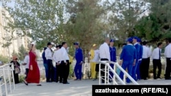 Turkmenistan. road constructions for Asian games. workers , teachers , school boys