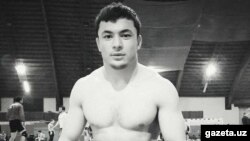 Мастер спорта по вольной борьбе Жамшид Кенжаев.
