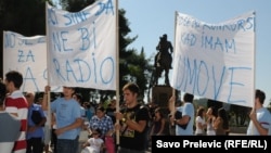 Архивска фотографија: Студентски протести пред црногорскиот парламент на 3 октомври 2011 година.