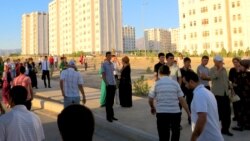 Aşgabat: Awtobus gatnawy selçeňledi, duralgada duranlar köpeldi
