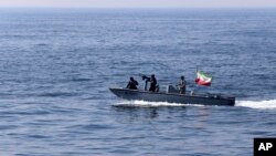 نیروهای بحری ایران در حال گزمه