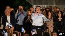 Lider Pokreta Samoopredeljenje Aljbin Kurti, takođe premijera u tehničkom mandatu, obraća se pristalicama u Prištini pošto je proglasio pobedu na izborima 7. juna 2026.