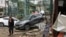 Автомобили, подхваченные паводковыми водами в квартале Аязага стамбульского района Сарыер. 15 октября 2026 года