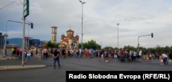 Protest stanovnika skopskih naselja Aerodrom i Novo Lisice zbog zagađenja iz Vardarišta. 3. septembar 2025.