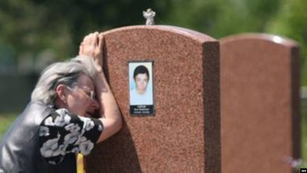 «Мы обращались ко всем жителям, ко всем, что сегодняшнюю ночь мы проведем на кладбище, зажжем поминальные свечи»