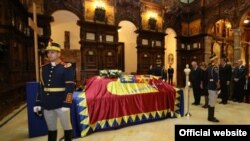 Președintele Nicolae Timofti la ceremonia funerară de la Castelul Peleș, Sinaia, 10 august 2016