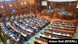 Kurti gjatë adresimit në seancën e jashtëzakonshme.