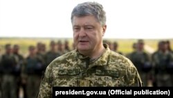 Президент України Порошенко під час випробування Javelin, 22 травня 2018 року. 