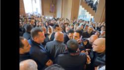 Փաշինյանն արդարացնում է հարվածը, թիմակիցը՝ հեգնում