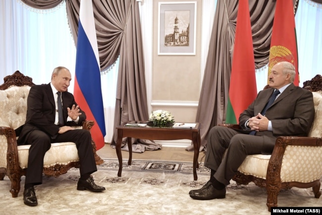Владимир Путин и Александр Лукашенко на переговорах в октябре 2018-го
