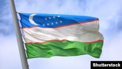 Флаг Узбекистана.