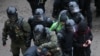Силовики затримують протестувальників у Мінську, 15 листопада 2020 року