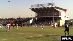 مباراة في الدوري العراقي الممتاز بكرة القدم بين فريقي الزوراء والموصل