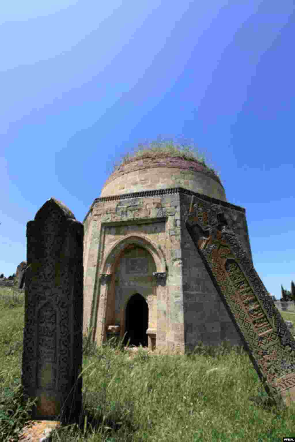 Təmirə ehtiyaclı tarixi abidələr #24