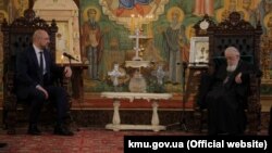Прем’єр-міністр України Денис Шмигаль(л) та патріарх всієї Грузії, першоієрарх Грузинської православної церкви Ілія ІІ