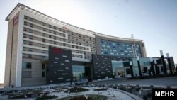 آکور پس از توافق هسته‌ای میان ایران و قدرت‌های جهانی، اولین شرکت بزرگ هتلداری جهان بود که در ایران هتل افتتاح کرد.