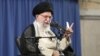 خامنه‌ای: آمریکایی‌ها می‌ترسند جلو بیایند بنابراین می‌خواهند مذاکره کنند