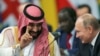 ولادیمیر پوتین، رئیس‌جمهوری روسیه (سمت راست) و محمد بن سلمان، ولیعهد سعودی