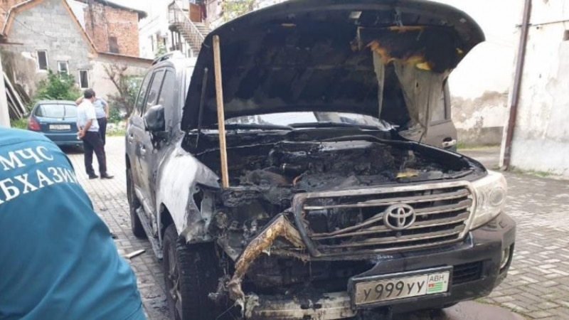 В Абхазии задержан подозреваемый в поджоге автомобиля Виталия Габния