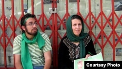 Sohrab Arabi şi mama sa Parvin Fahimi la demonstraţiile din iunie