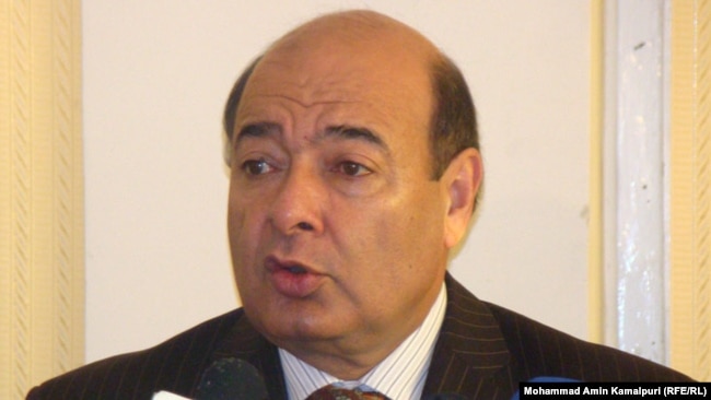 د اقتصادي چارو پوه آذرخش حافظي