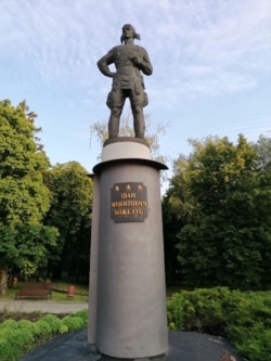 Пам’ятник українському льотчику Івана Кожедубу в Сумах