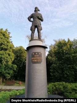 Пам’ятник українському льотчику Івана Кожедубу в Сумах