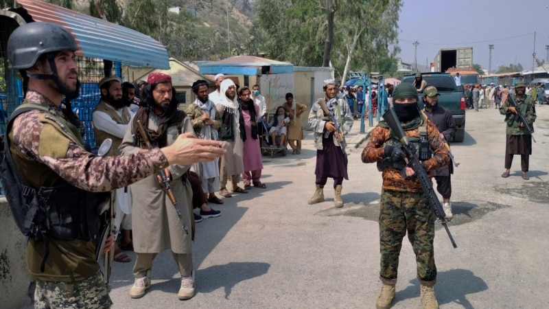 طالبان: د تورخم دروازه د هر راز تګ راتګ پر مخ پرانيستل شوه