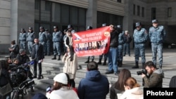 Armenia - People demonstrate in front of the Armenian Foreign Ministry building in support of Karabakh Armenians standing trial in Azerbaijan, January 17, 2025.