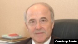 Элеккеге ректорлары Җәмил Нигъмәтовны Татар гуманитар-педагогика университеты коллективы һаман да үз итә. 