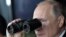 Владимир Путин набљудува воена вежба на руската војска, 2019.
