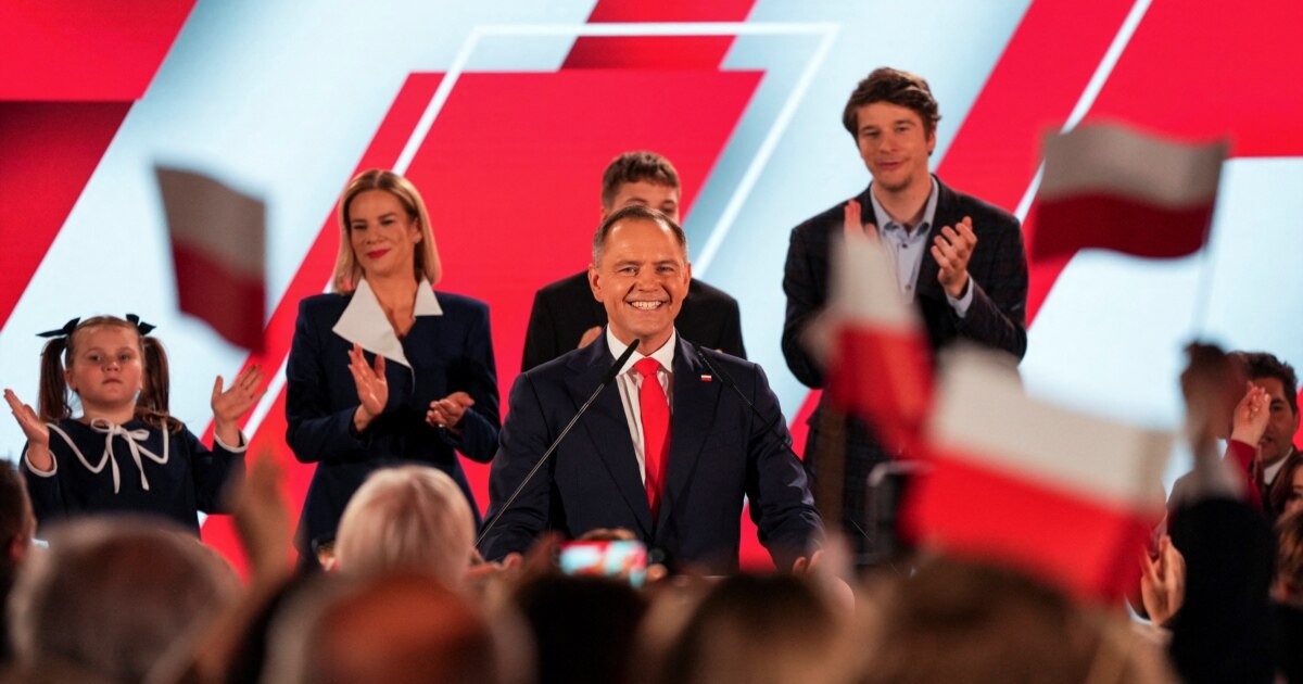 პოლონეთის არჩეულ პრეზიდენტად კონსერვატორი კაროლ ნავროცკი გამოცხადდა