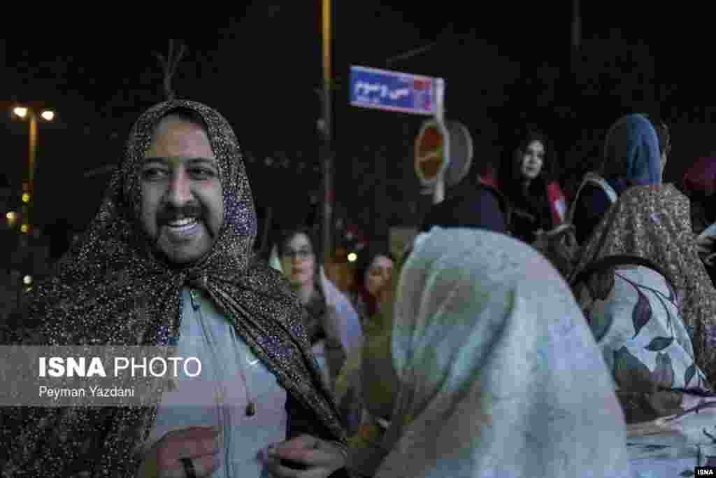 مراسم قاشق&zwnj;زنی در تهران.