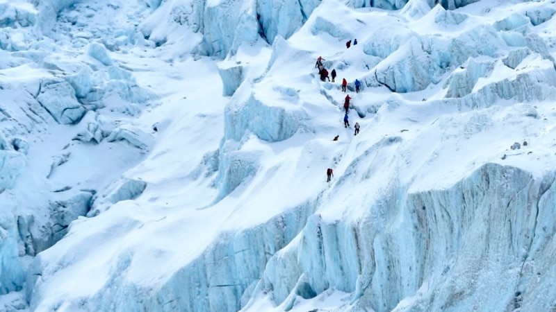 Верховный суд Непала постановил ограничить восхождения на Эверест