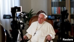 Intervistë ekskluzive e Reuters me Papa Françeskun në Vatikan.