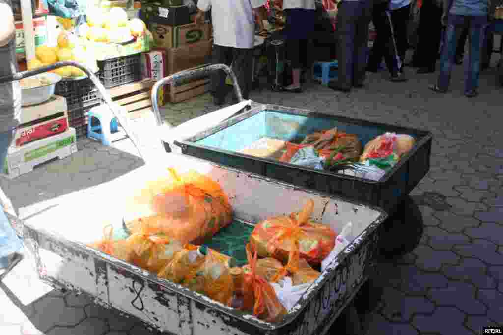 Дар орзуи арзонӣ #120