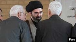 Khomeini-nin əsas rəqibi Mojtaba Khamenei