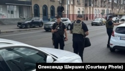 28 серпня в Харкові Олександра Ширшина зупинили працівники поліції, коли він об’їжджав ДТП за участі поліцейського автомобіля. Фото надав Олександр Ширшин