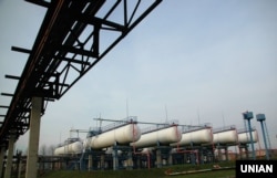 Кременчуцький нафтопереробний завод в Полтавській області є єдиним працюючим в Україні (ілюстраційне фото)
