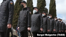Наборни войници в база в Симферопол, Крим, 2021 година.