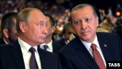 Президент Росії Володимир Путін (л) і президент Туреччині Реджеп Ердоган (п) 