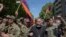 Серж Сарґсян після відставки заявив, що лідер протестів Нікол Пашинян «мав рацію». На фото – кадри з мітингу 23 квітня
