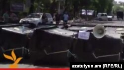 «Սանիտեկ»-ի աղբամանները Բաղրամյան պողոտայում, արխիվ